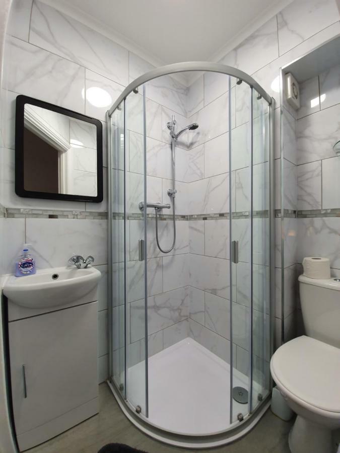 Double Room Private Bathroom